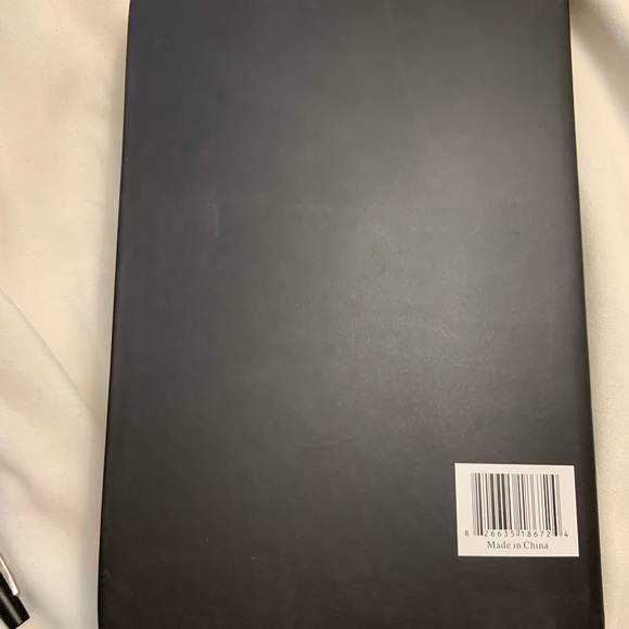 🦩New black leatherette soft cover journal with silver stars and lined pa… - Picture 2 of 5